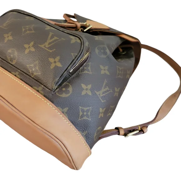 Louis Vuitton Montsouris MM Backpack - Picture 4 of 16